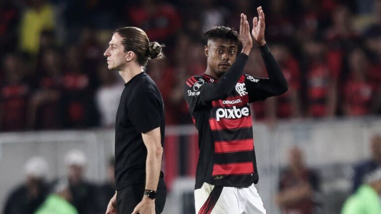 Filipe Luís Detalha Decisão de Escalar Bruno Henrique como Centroavante no Flamengo