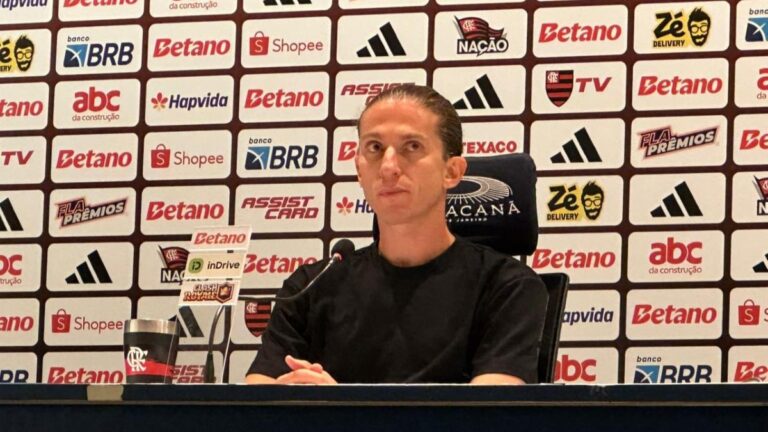 Filipe Luís rebate críticas do Palmeiras sobre arbitragem após vitória do Flamengo