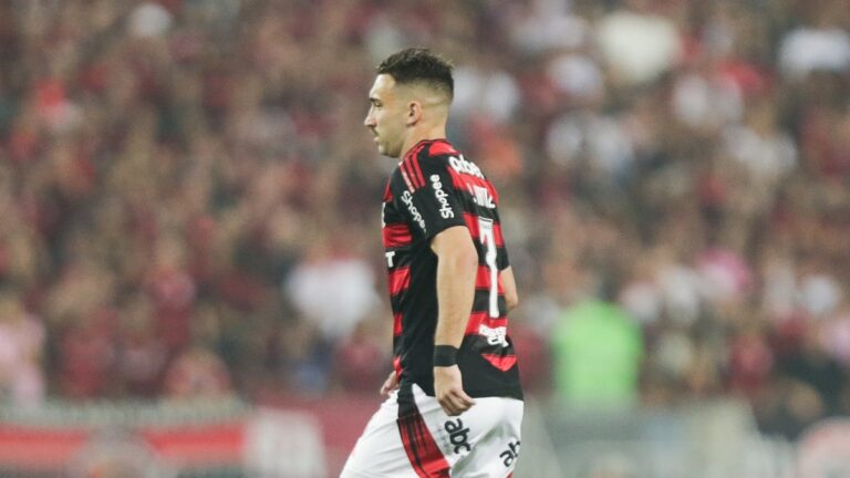 Léo Ortiz Adota Estratégia Surpreendente para Voltar ao Flamengo contra o Racing na Libertadores