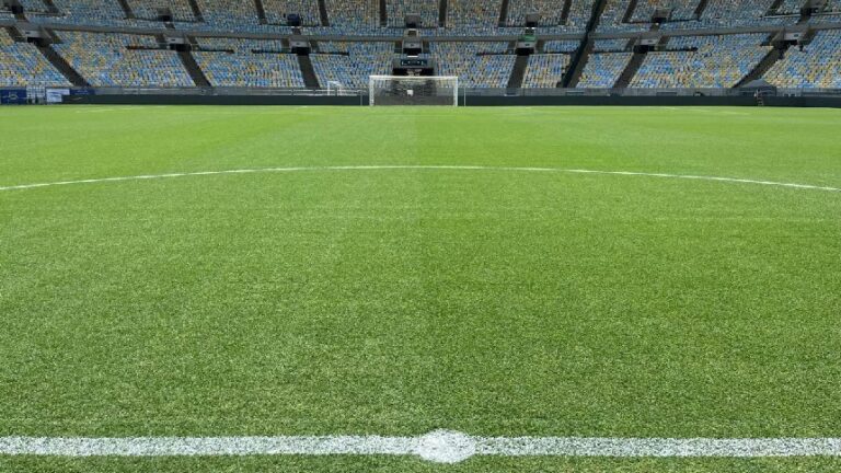 Tratamento Especial no Gramado do Maracanã Prepara Terreno para Jogos Cruciais do Flamengo