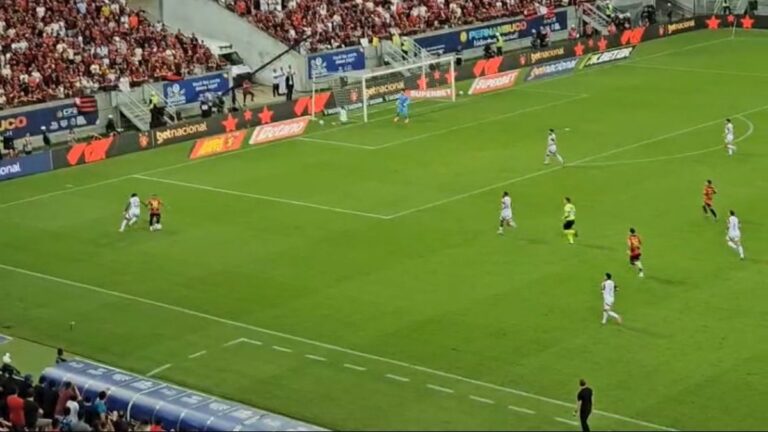 Filipe Luís Defende Emerson Royal e Surpreende Torcida do Flamengo em Jogo Contra o Sport