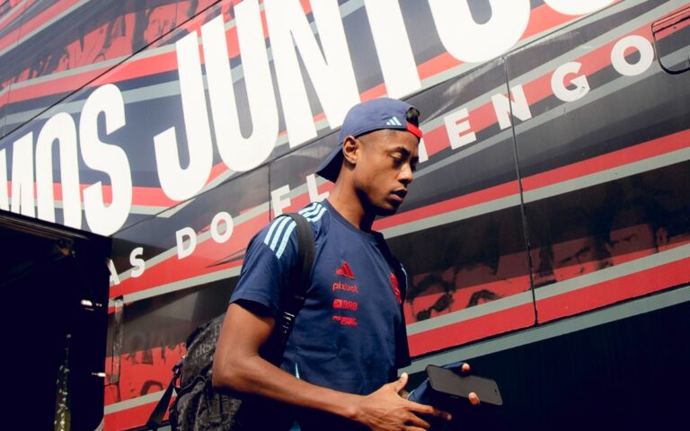 Flamengo Ruma ao Peru com Apoio da Torcida para a Final da Libertadores