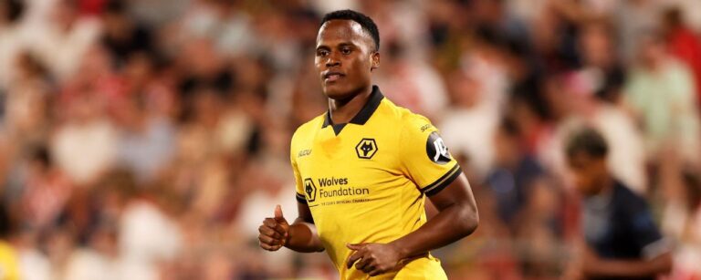 Jhon Arias permanece no Wolverhampton, mas Flamengo monitora situação