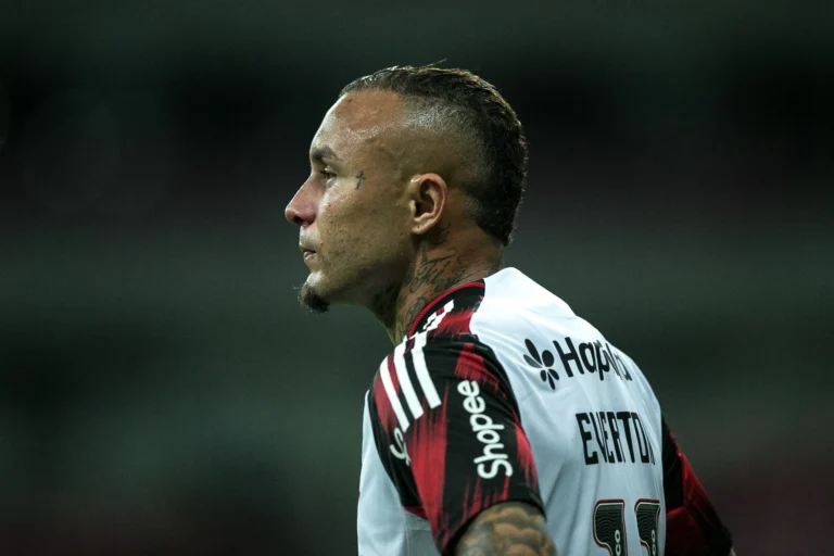 Samuel Lino ou Cebolinha? A Disputa pela Ponta Esquerda do Flamengo