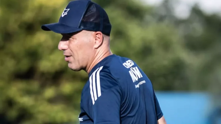 Reviravolta na Renovação de Filipe Luís: Flamengo em Alerta para 2026