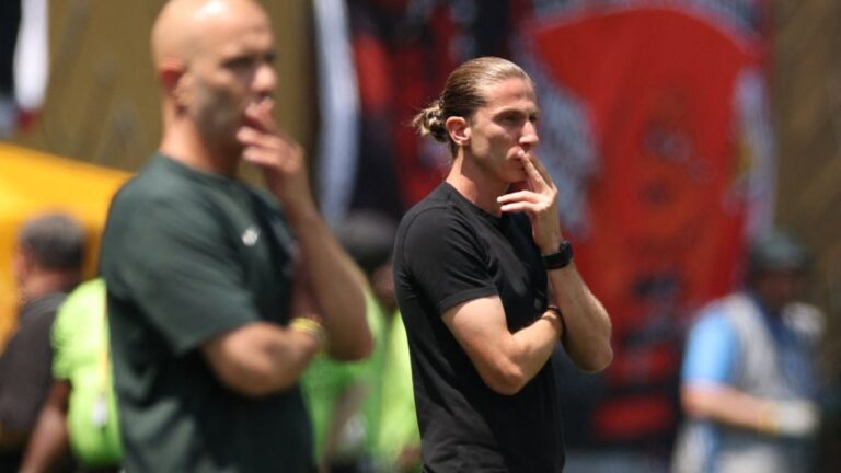 Chelsea avança e Liam Rosenior está a caminho de Londres para fechar contrato!