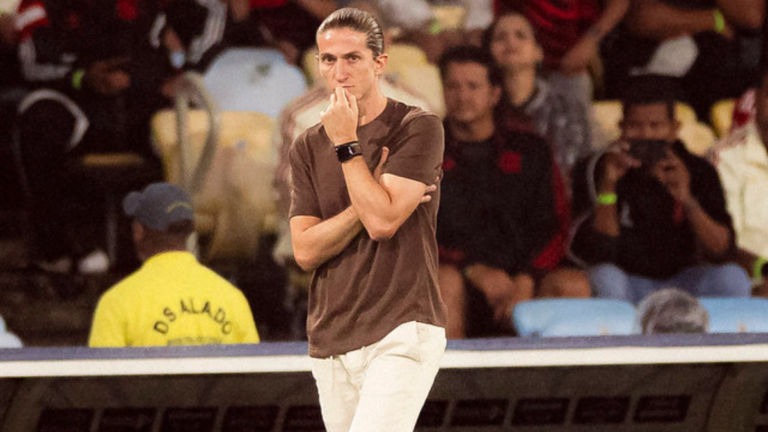 Filipe Luís renova com o Flamengo: Reviravolta emocionante e desabafo sincero do treinador