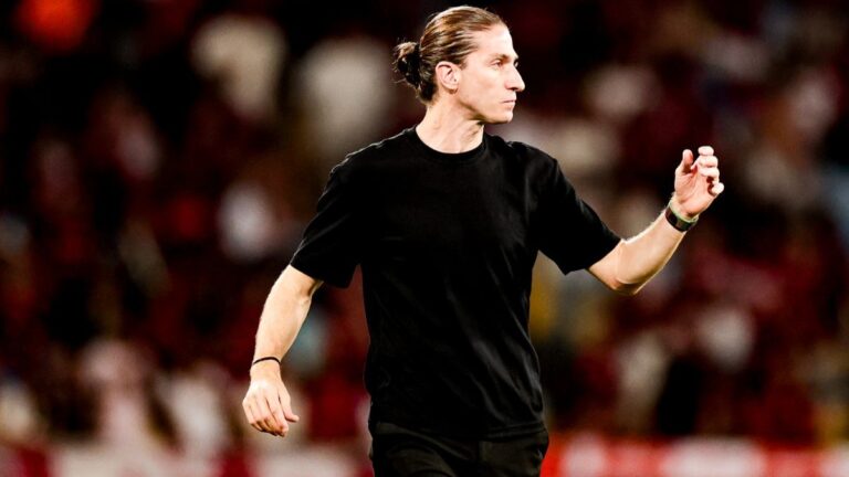 Filipe Luís Define Estratégia para Confronto Decisivo contra Sampaio Corrêa! Reforço de Peso à Vista?