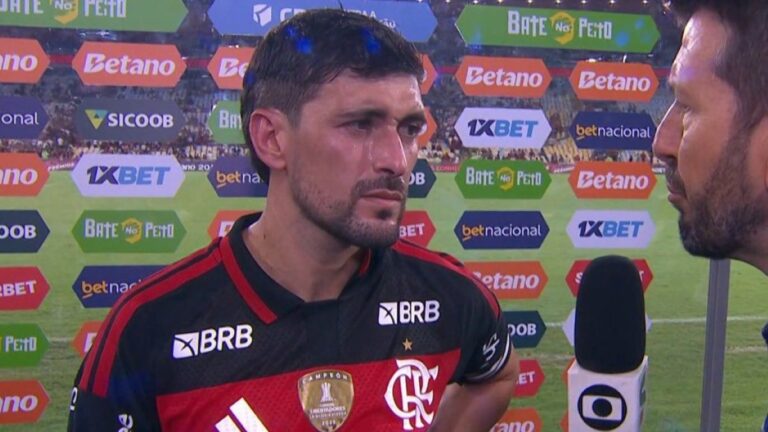 Torcida do Flamengo protesta e cobra reação no Maracanã após empate com Internacional