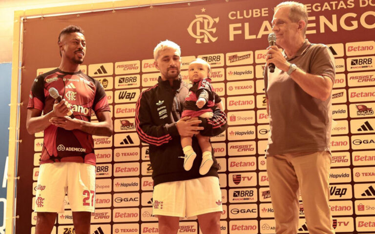 Bap anuncia busto de Arrascaeta no Flamengo e reforça idolatria histórica do uruguaio