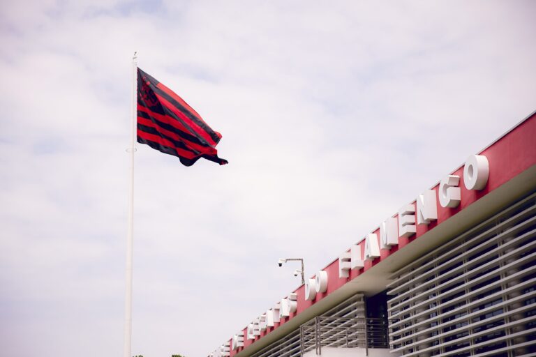 Flamengo pressiona por mudança no fair play financeiro e mira regras mais rígidas para clubes em recuperação judicial