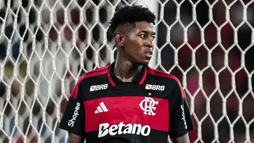 Vitão reaparece no Beira-Rio e volta a movimentar a pauta do Inter