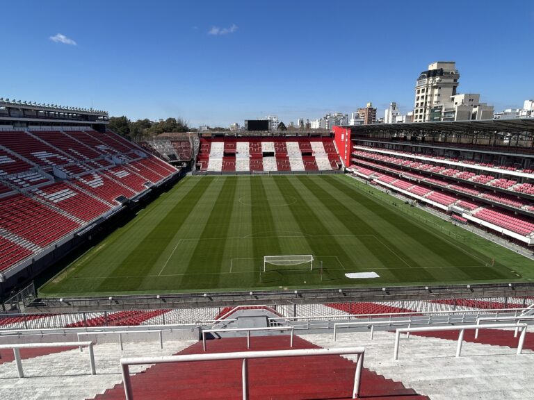 Estudiantes confirma ida da semifinal contra o Flamengo em La Plata