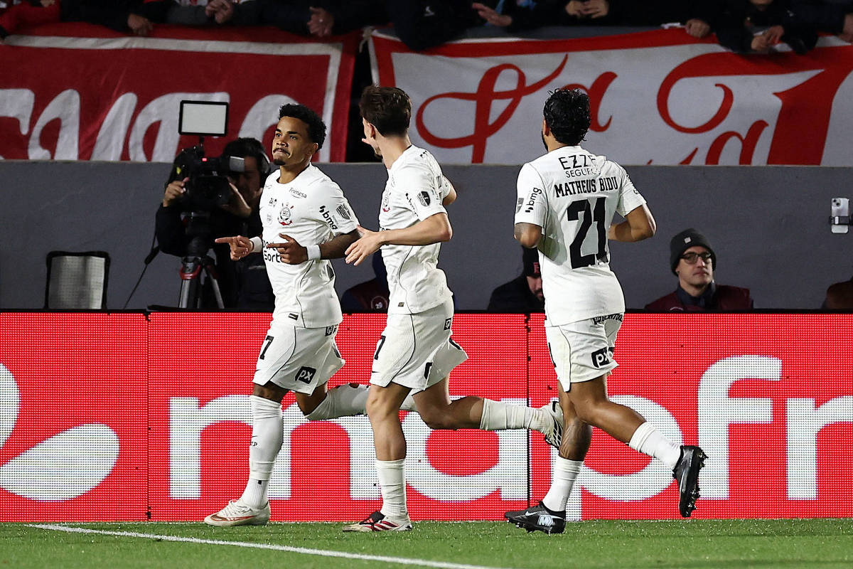 Flamengo vence o Corinthians no Maracanã e expõe a força rubro-negra antes da reta decisiva