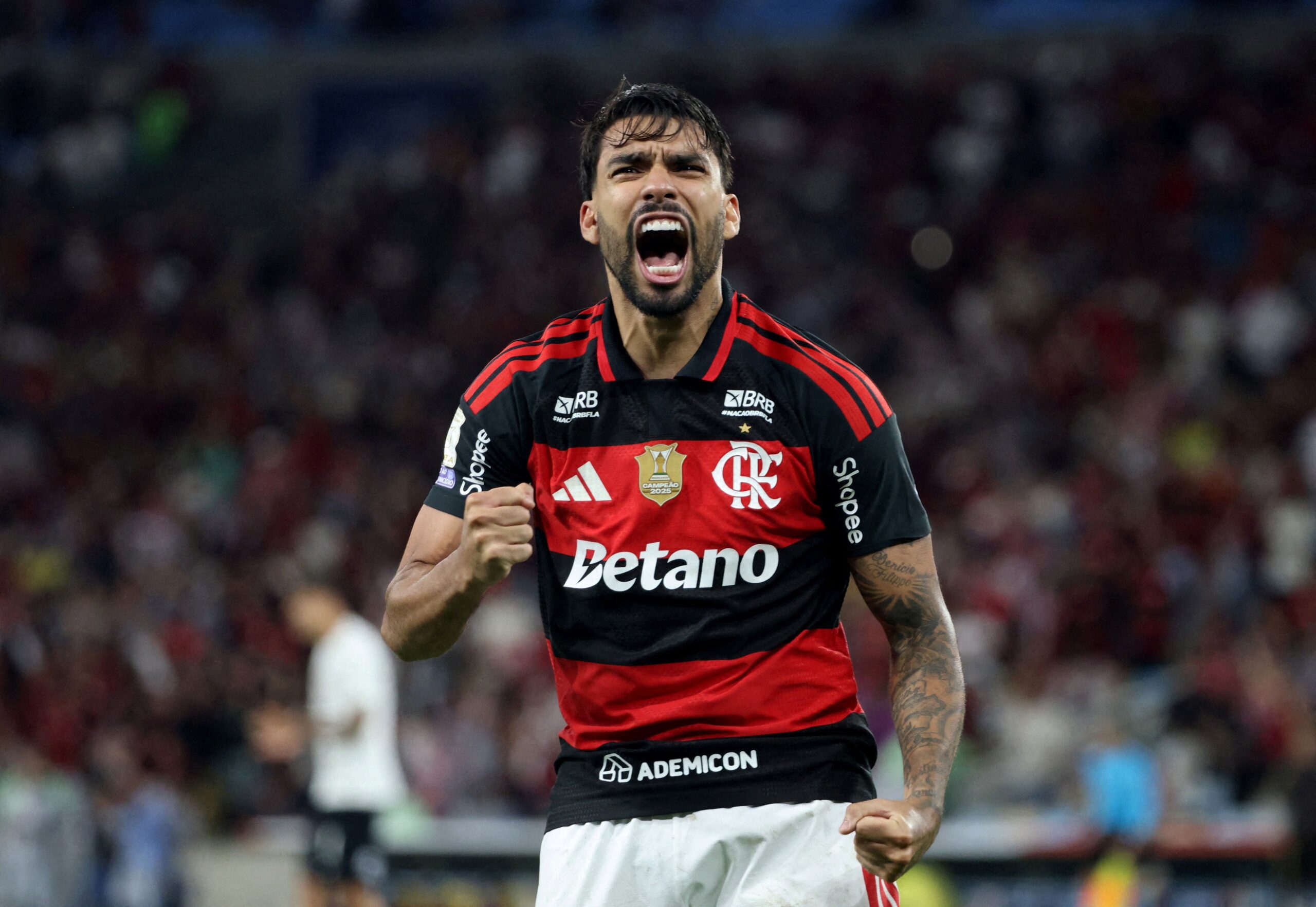 Flamengo fecha com novo patrocinador e estreia marca no meião contra o Del Valle