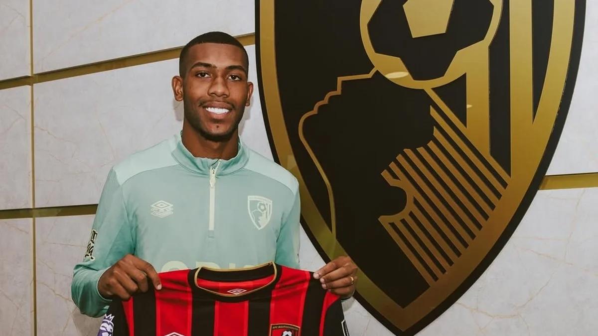 Salário de Rayan na Inglaterra chama atenção e Flamengo e Palmeiras teriam fôlego para bancar o atacante