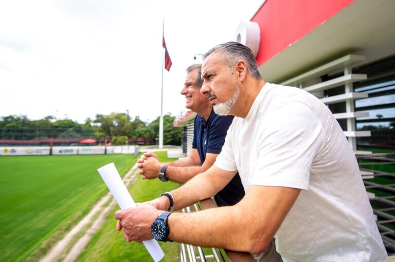 Bap admite erros no Flamengo e fala em mudança na política de mercado a partir de 2027