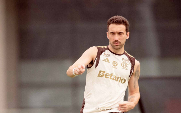 Léo Ortiz vê disputa com o Palmeiras ganhar peso e alerta para margem curta no Brasileirão