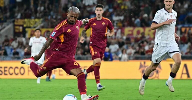 Roma avalia lateral do Barcelona e movimento pode afetar Wesley na temporada
