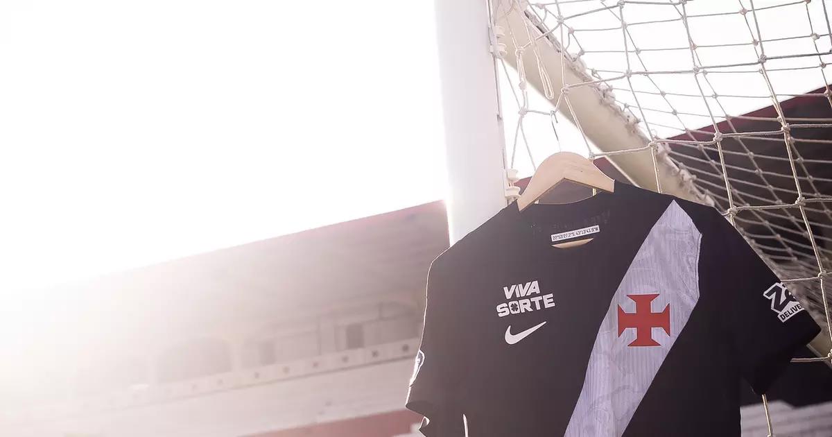 Vasco abre venda para clássico no Nilton Santos e reacende a briga com o Flamengo
