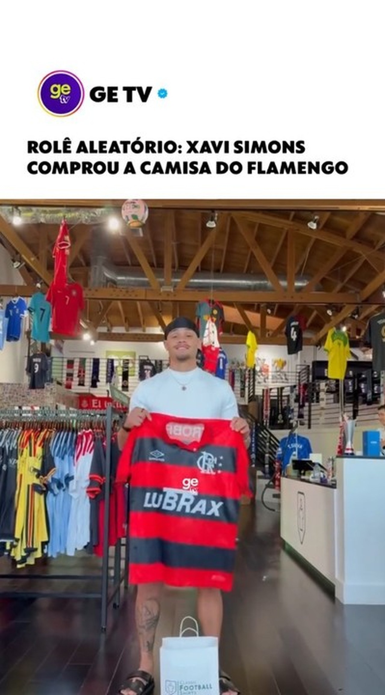 Camisa retrô do Flamengo de 1993 com número 7 chama atenção na Inglaterra